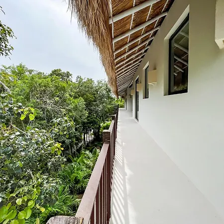 Stylish Mexican Interior Ph- Private Rooftop -gated Community Apartment *