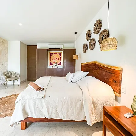 Stylish Mexican Interior Ph- Private Rooftop -gated Community