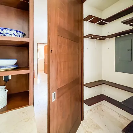 Apartment Stylish Mexican Interior Ph- Private Rooftop -gated Community