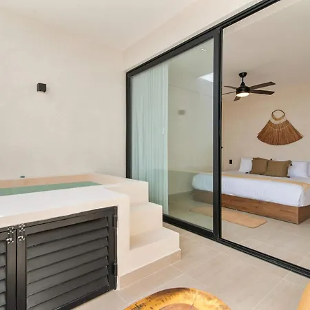 Private 2-level Ph Near Beaches & Zone Holiday home