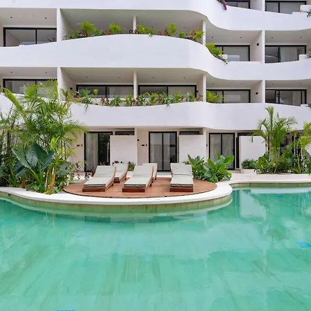 Private 2-level Ph Near Beaches & Zone