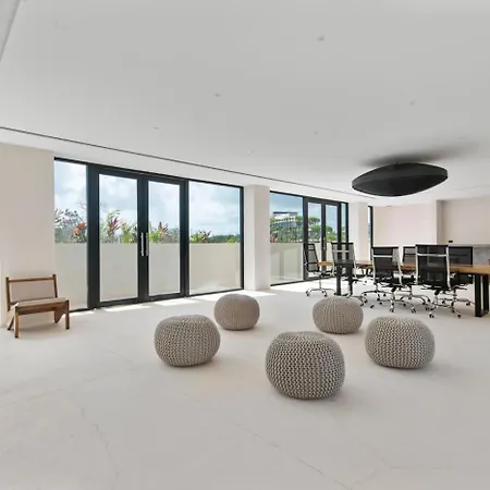 Private 2-level Ph Near Beaches & Zone