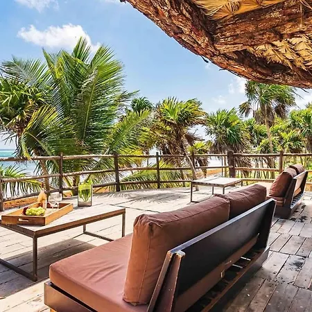 Amana , Front Tulum