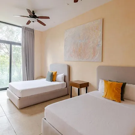Manor By The Spot Apartment