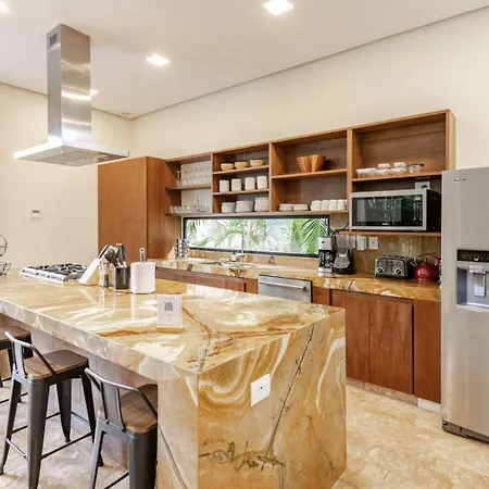 Sam Chak: Exclusive Retreat With Private Pool And Concierge *