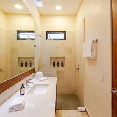 Villa Enjoy Nature At Villa With 100 Year Old Tree, Private Pool & Concierge Service *