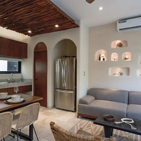 Divine House With Private Roof And Pool Only 1km From The