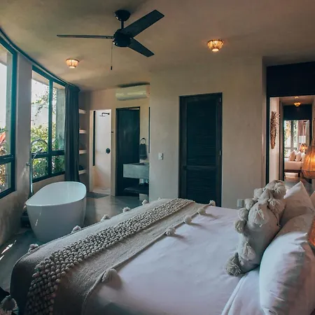 Jungle Rooftop -priv Pool-bathtub-jacuzzi 2a Villa Tulum