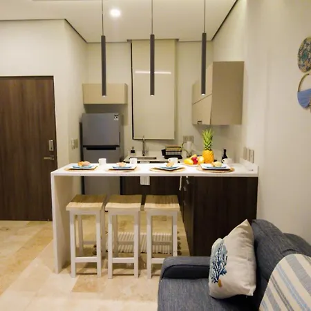 Apartment Seascape Near The With A Sea-view Rooftop And Infinity Pool *