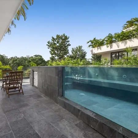 Luxury 1-bedroom Oasis In Apartment