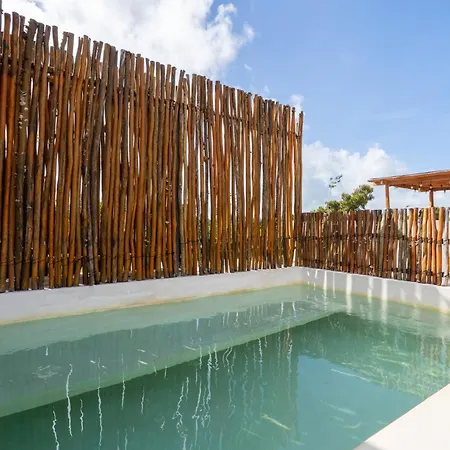 Moonstone - With Private Pool And 24hrs Security & Club Access *