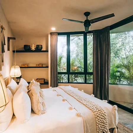 Villa Round Luxury Jungle Priv Pool-concierge 4a