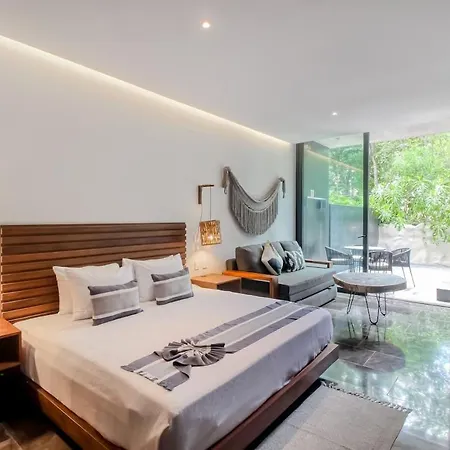 Location And 3 Pools