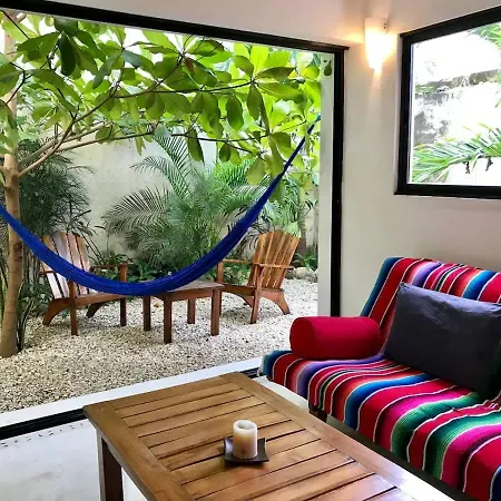 Downtown Cozy 1bd Holiday home