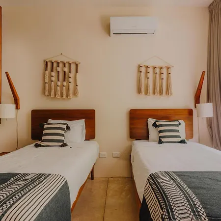 Aparthotel Quiet, Lux, Spacious And Comfy 2bd 2bth Condo,private Pool, Wifi, Ac, 24hr Security 4*