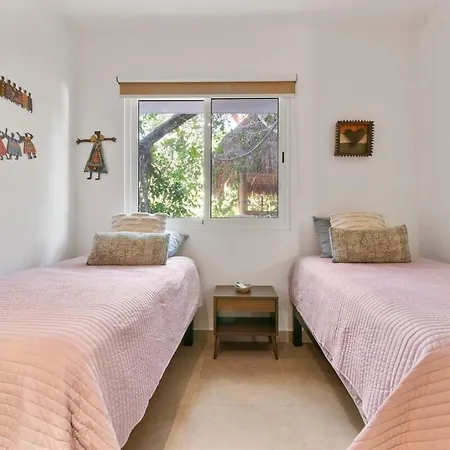 Milagro 5 Minutes To 2 Pools Private Balcony Gym Apartment