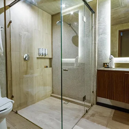 Impresionante Tuk Apartahotel