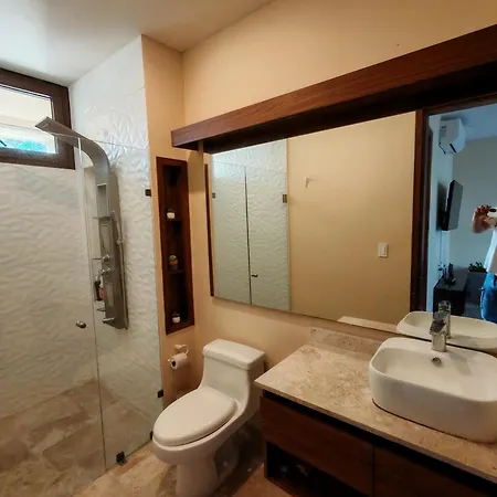 Jacuzzi Retreat Sunrise Haven Apartment *