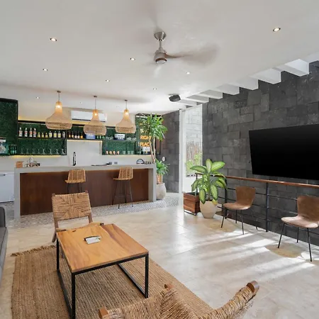 Luxury Private 23 Meters Pool & Concierge Villa