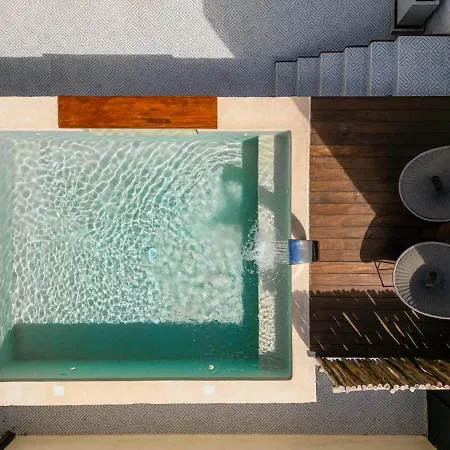 2 Story Penthouse Rooftop Pool Apartment *
