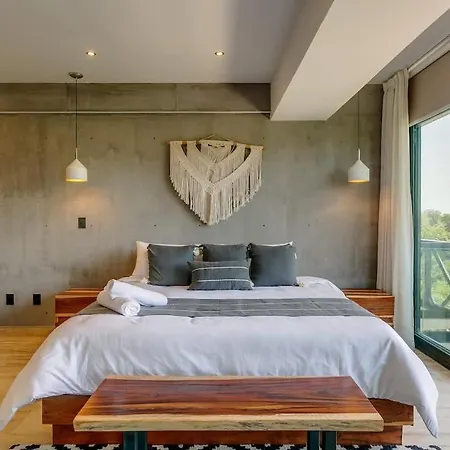 Apartment Chic In Perfect For Digital Nomads *