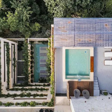 Apartment 2 Story Penthouse Rooftop Pool *