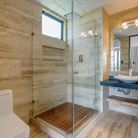 Apartment Chic In Perfect For Digital Nomads *