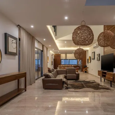 Amalia 5 Bdr W Private Pool In Aldea Zama Holiday home *