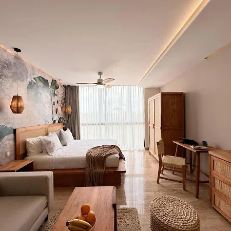 Walking Distance Restaurants And Coffee Shop Apartment