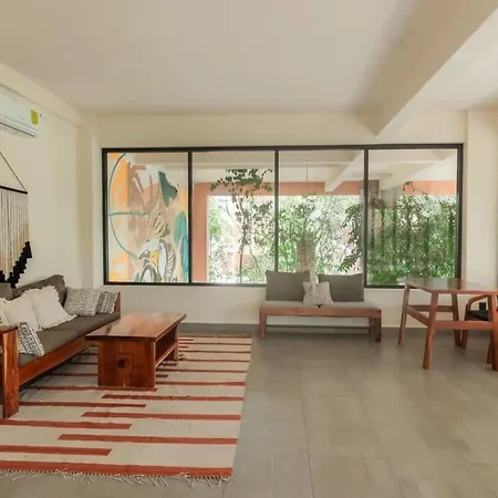 Apartment Stylish Duplex Lower Level 2-br Wifi Pool Gym