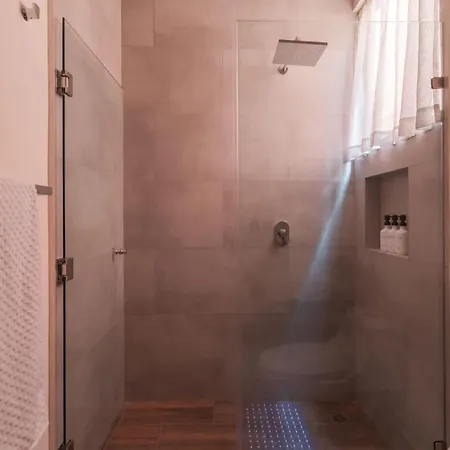 Apartment Stylish Duplex Lower Level 2-br Wifi Pool Gym Tulum