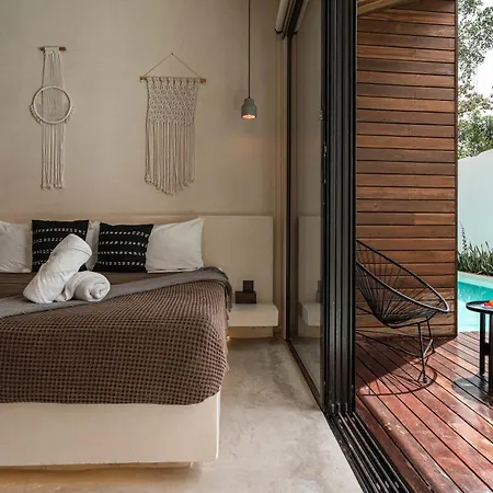 Waterhouse Deluxe Private Pool 10 Pax