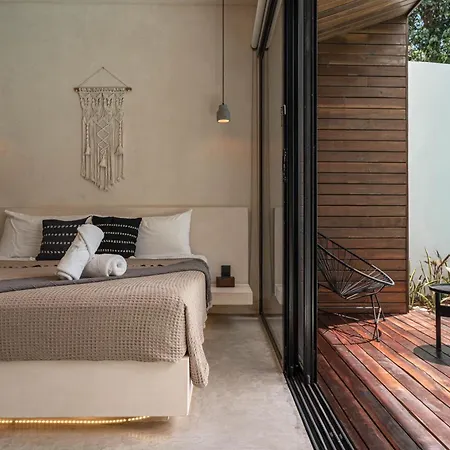 Waterhouse Deluxe Private Pool 10 Pax Villa *