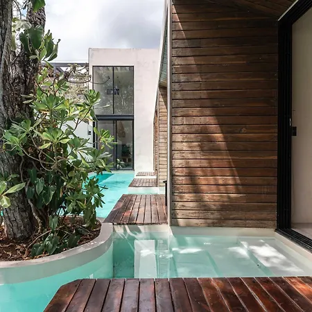 Waterhouse Deluxe Private Pool 10 Pax