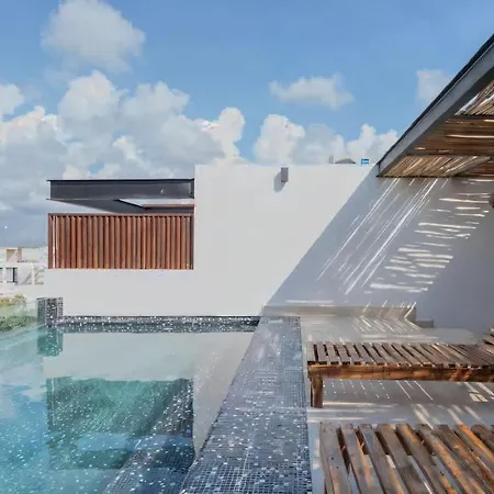 Hyde Master Private Balcony Gym Sunny Pool *