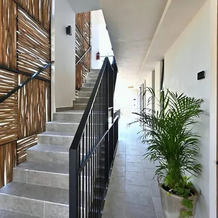 Apartment King Bed Cool Pool Hammock Gym Wifi Hyde
