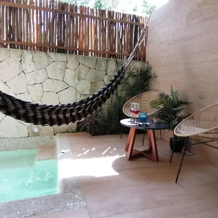 King Bed Cool Pool Hammock Gym Wifi Hyde Apartment