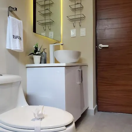 Apartment Private Jungle Cool Pool 500 Mbps Wi-fi 3 Bikes King Bed