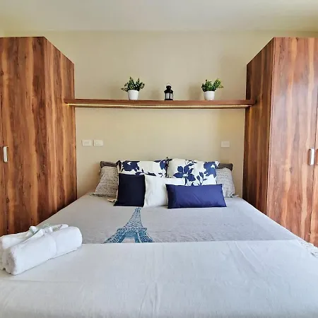 Private Jungle Cool Pool 500 Mbps Wi-fi 3 Bikes King Bed *