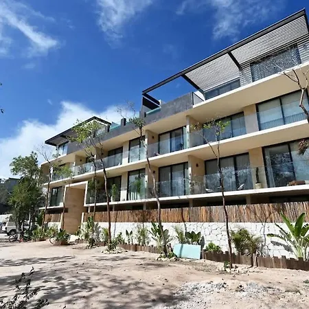 Ph 3 Bed 3 Bath Private Pool Apartment *