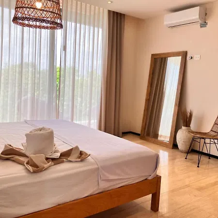 Ph 3 Bed 3 Bath Private Pool Apartment *