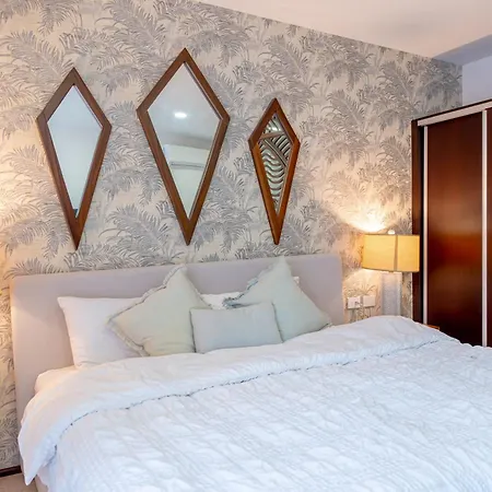Bed and breakfast Menesse 4*