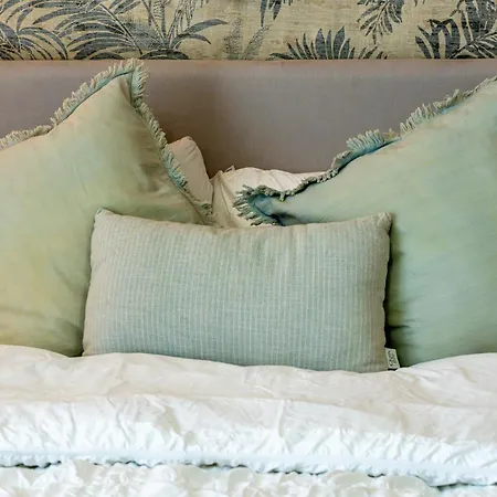 Menesse Bed and breakfast 4*