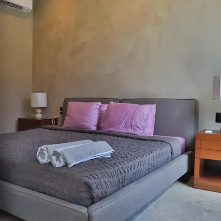 Apartment Quiet 4br Townhouse With Private Pool, Roof, Patio *