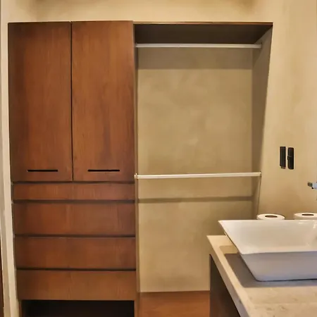 Apartment Quiet 4br Townhouse With Private Pool, Roof, Patio *