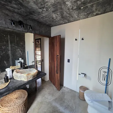 Hostel Meteora & Coffeehouse Tulum