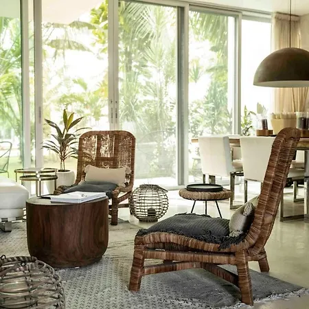 White - Unique Spacious And Club Access