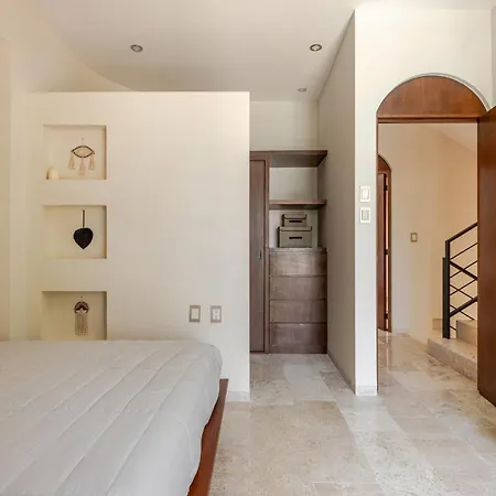 Ocean Breeze - A Few Steps From The Beach! Villa