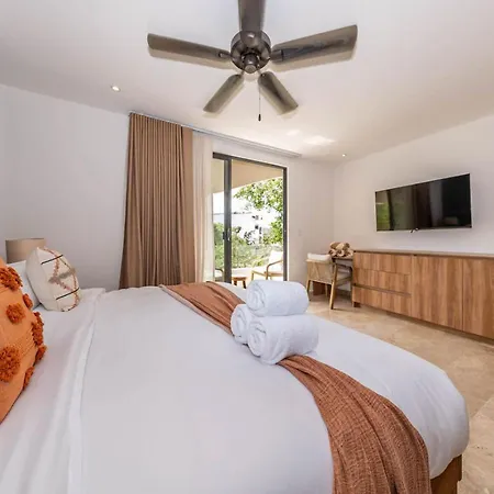 Holiday home King W Private Balcony Rooftop Pool And Gym