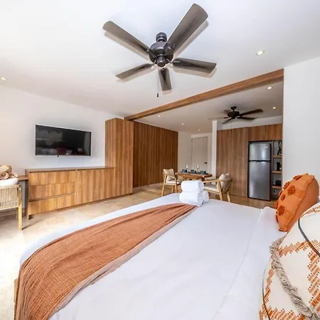 King W Private Balcony Rooftop Pool And Gym